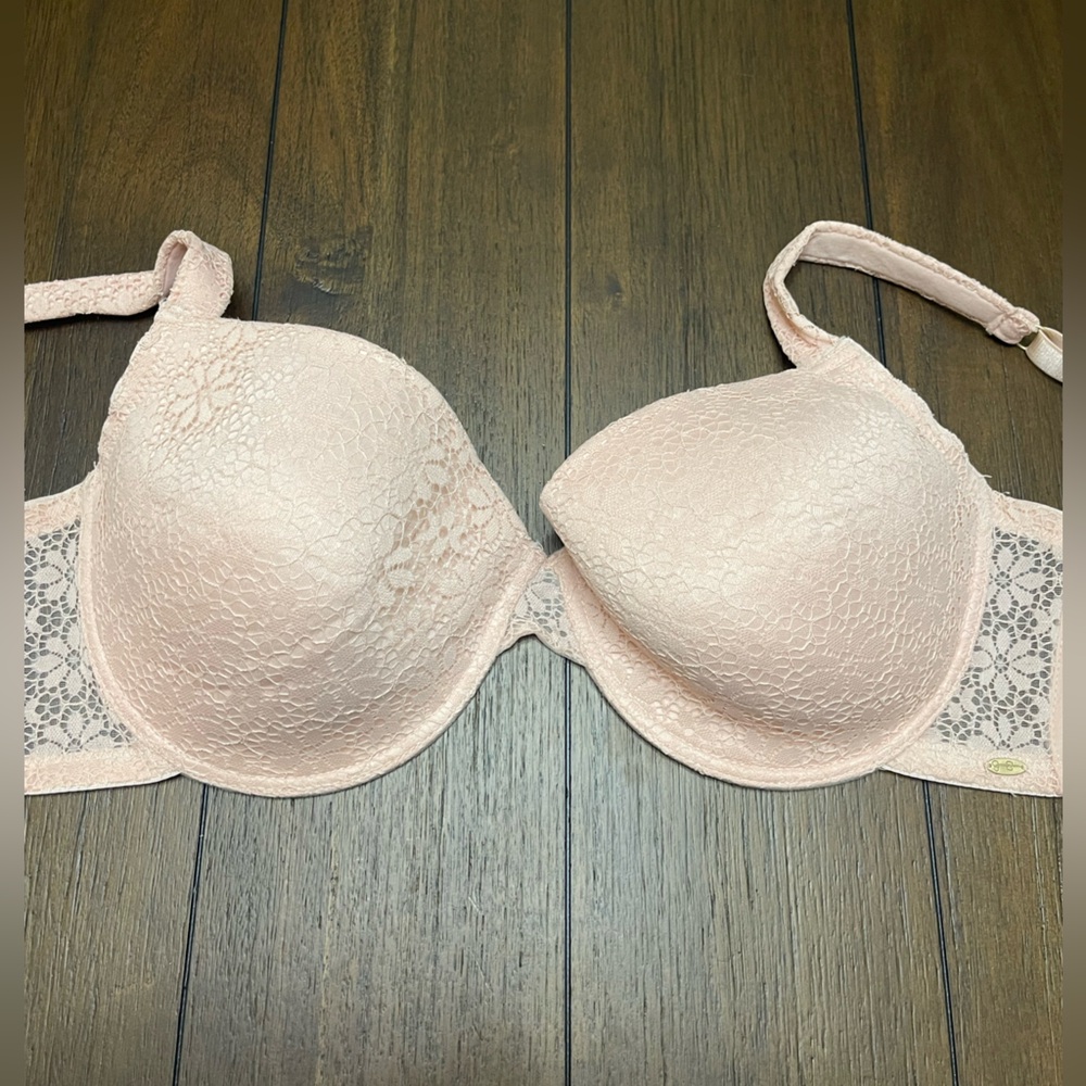 Jessica Simpson Bra Size 42D